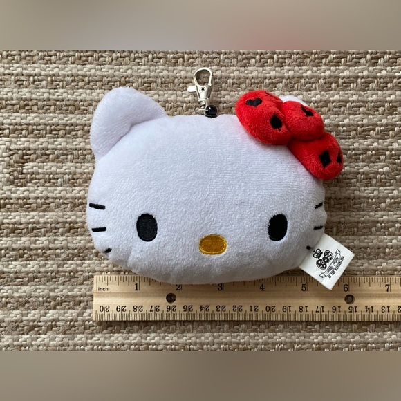 Hello Kitty plush card holder - Picture 5 of 16